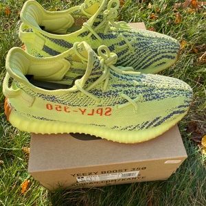 🔥Yeezy 350 Boost Semi Frozen Yellow🔥